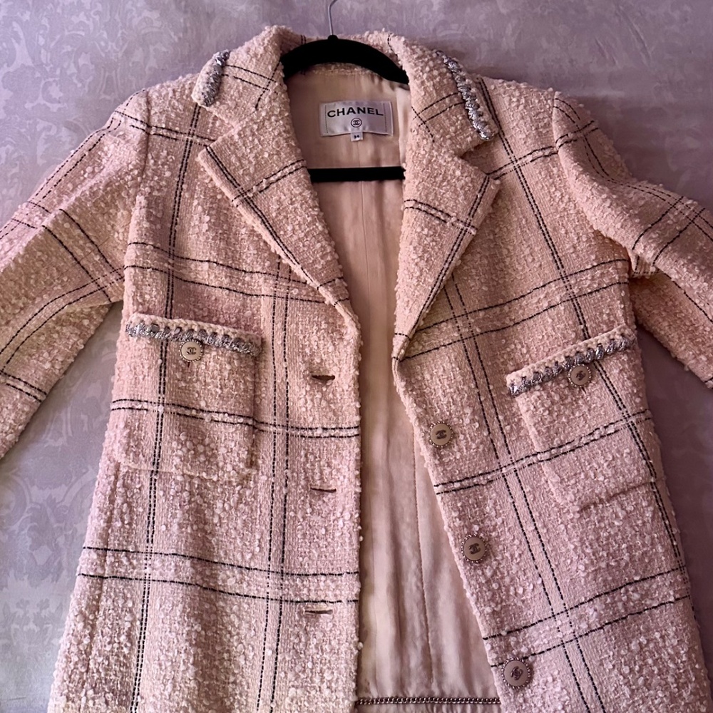 Chanel 2022 pink tweed jacket - Picture 4 of 7